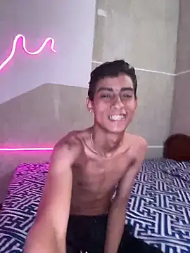 Snapshot of Mauuu18 chatting on February 15, 3:52 am Mauuu18 online show from February 15, 3:52 am