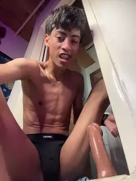 Snapshot of Mauuu18 chatting on February 15, 3:03 am Mauuu18 online show from February 15, 3:03 am