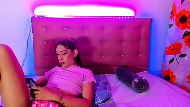 khandyzBlum online show from January 24, 9:05 pm