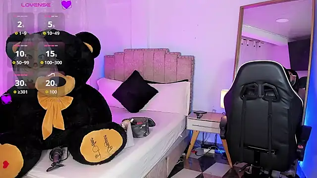 alexia mattel online show from November 8, 9:13 pm