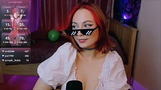 Carolina Leep online show from December 14, 5:25 pm