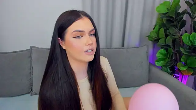 sexyangeloux online show from May 6, 9:42 pm