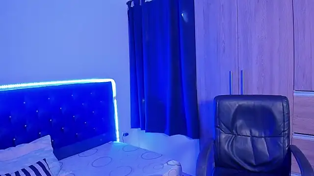 Snapshot of _diegsz_ chatting on June 12, 5:45 pm diegsz online show from June 12, 5:45 pm