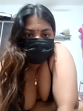 Hotmilfxox online show from December 11, 8:18 pm