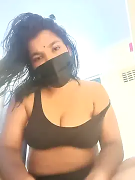 Hotmilfxox online show from March 19, 8:23 am