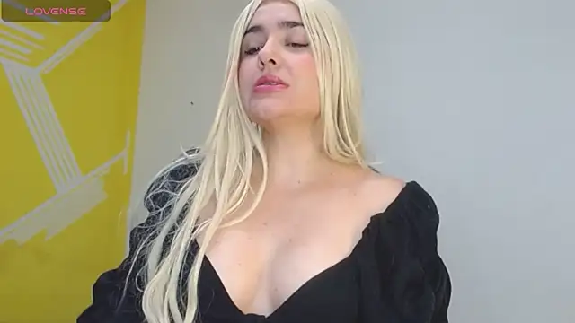 Nikolle Rouss online show from June 13, 7:01 pm