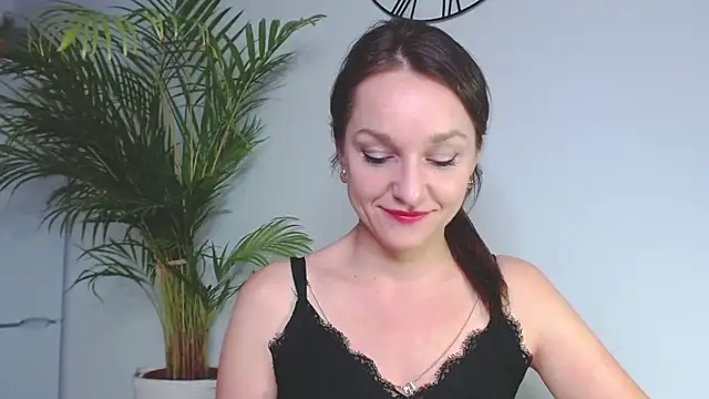 AliciaDesire online show from December 12, 6:31 pm