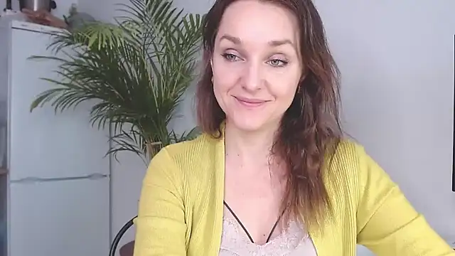 AliciaDesire online show from January 27, 11:00 am