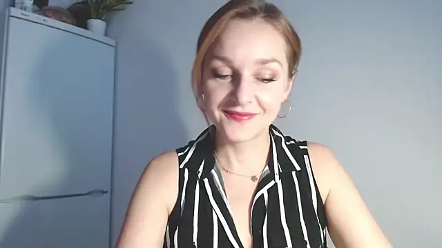 AliciaDesire online show from February 10, 7:01 am