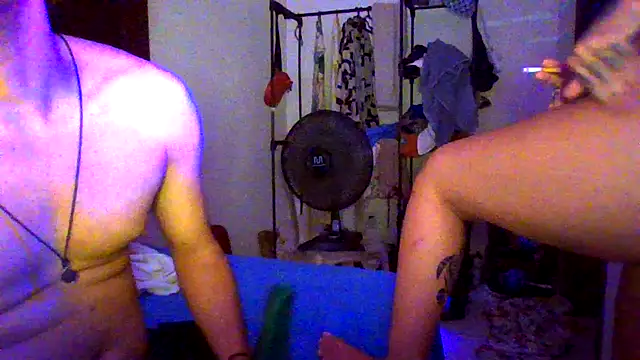 couplemilk online show from April 27, 5:38 am