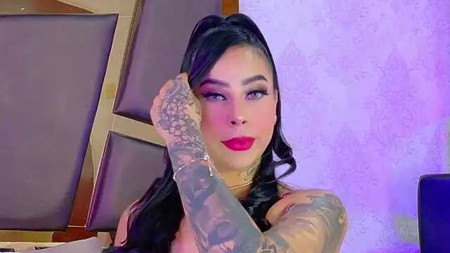 GiahDaniels online show from February 15, 9:30 am