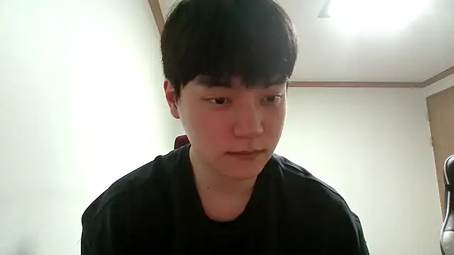 Snapshot of dhwisydy chatting on April 14, 3:07 pm dhwisydy online show from April 14, 3:07 pm