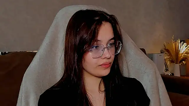  Sweetie  online show from April 13, 1:49 pm