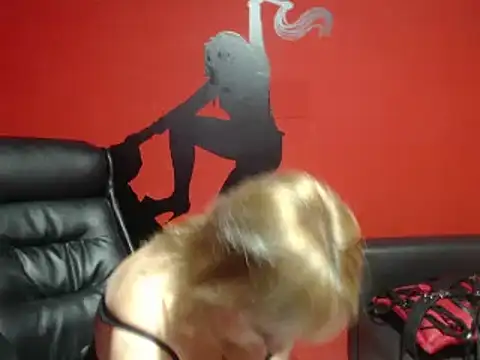 KLOE PIELL online show from February 10, 8:00 pm