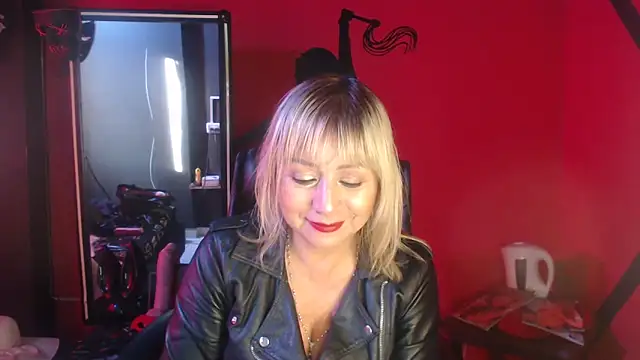 KLOE PIELL online show from November 5, 9:48 pm