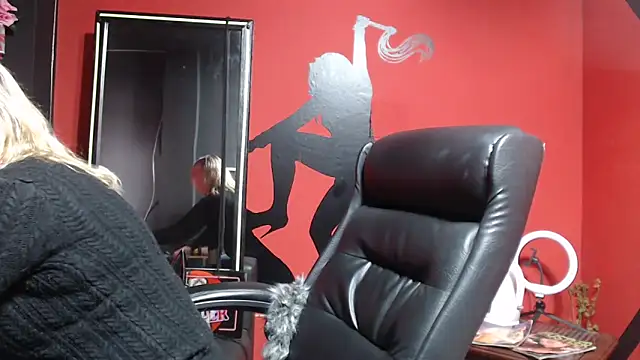 KLOE PIELL online show from December 4, 8:17 pm