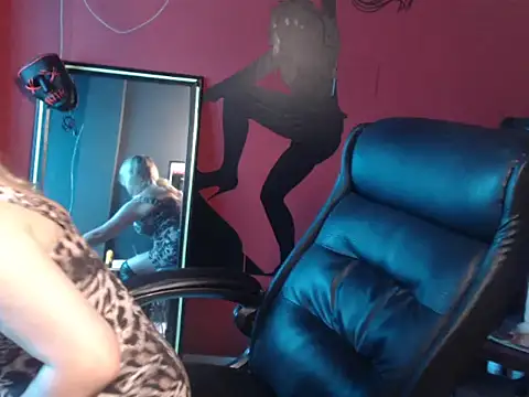 KLOE PIELL online show from February 17, 8:26 pm