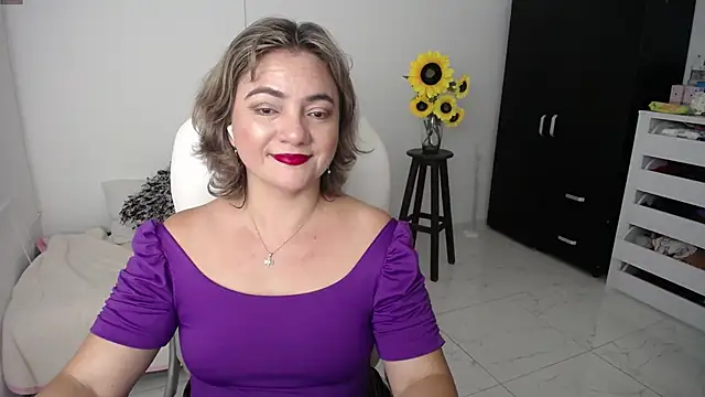 Ghada milf online show from February 8, 3:00 pm