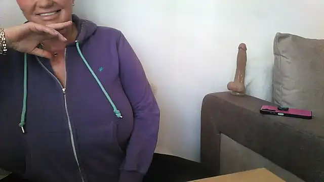 hotsierra4u online show from March 4, 10:32 am