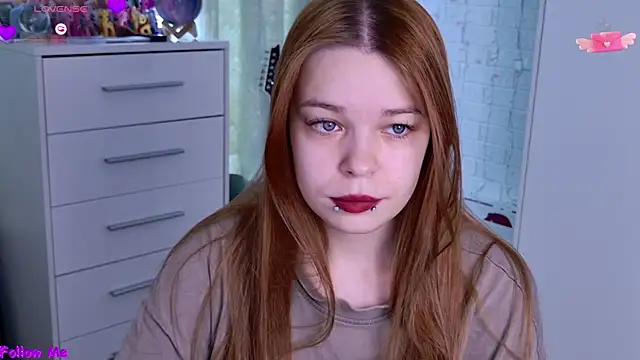 ValBae online show from April 18, 9:46 am