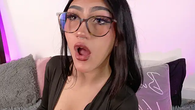 miluv19 online show from May 30, 6:49 pm