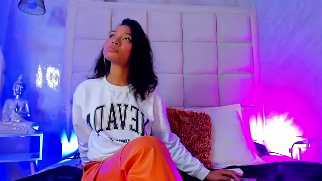 andymiller  online show from December 4, 1:09 pm