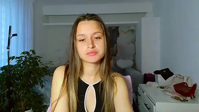 Snapshot of Submissive_love chatting on June 3, 6:13 pm Submissive love online show from June 3, 6:13 pm