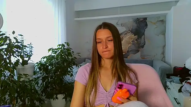 Snapshot of Submissive_love chatting on June 5, 12:00 pm Submissive love online show from June 5, 12:00 pm