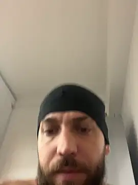 Snapshot of LoveIsBlind_ chatting on January 11, 7:08 pm LoveIsBlind online show from January 11, 7:08 pm