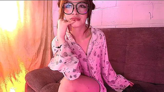 danita veelz online show from December 9, 2:28 pm