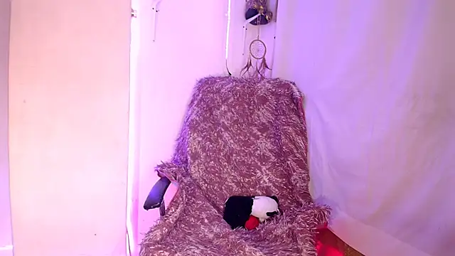 danita veelz online show from November 14, 6:56 am
