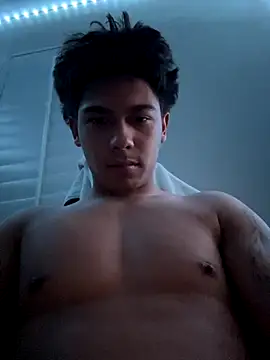 Snapshot of ilov3bigbootylatinas chatting on November 9, 6:12 am ilov3bigbootylatinas online show from November 9, 6:12 am