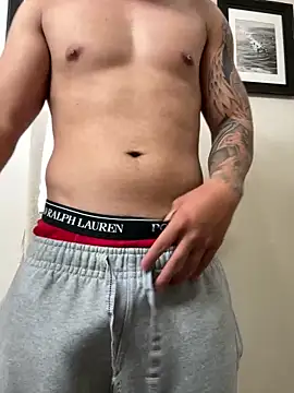 Snapshot of ilov3bigbootylatinas chatting on March 21, 6:18 am ilov3bigbootylatinas online show from March 21, 6:18 am