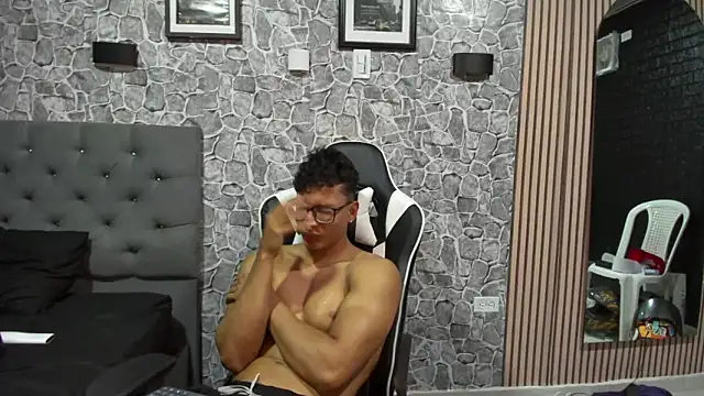 chriss jones1 online show from September 26, 9:08 pm