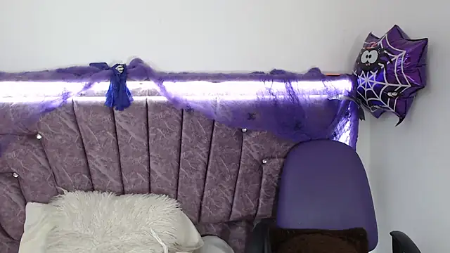 Penelope Fox14 online show from October 21, 12:39 pm