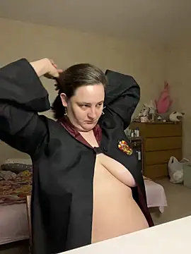 hungry1bunny online show from April 17, 6:33 pm