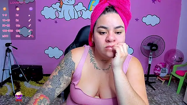 Sharon hils online show from March 31, 11:10 am