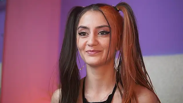 Snapshot of SabrinaHope chatting on November 6, 6:31 pm SabrinaHope online show from November 6, 6:31 pm