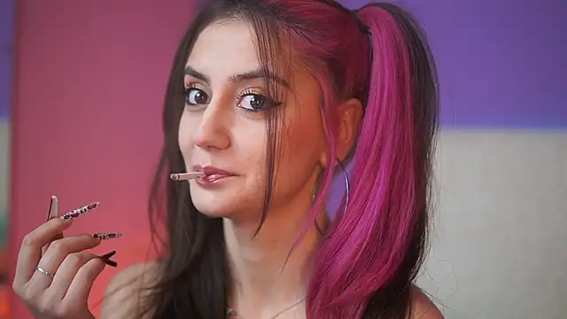 Snapshot of SabrinaHope chatting on December 4, 10:07 pm SabrinaHope online show from December 4, 10:07 pm