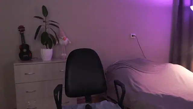 SarahSweetie online show from February 13, 3:41 pm