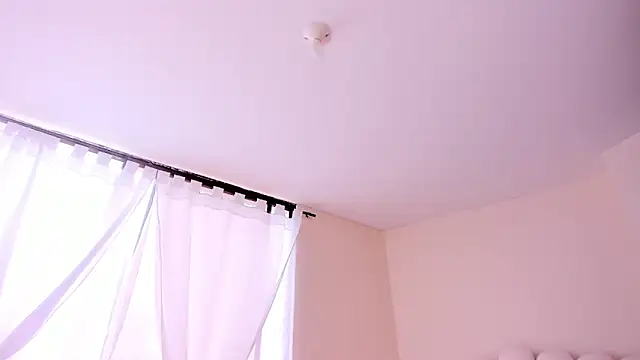 evely coelloo online show from September 8, 7:46 pm