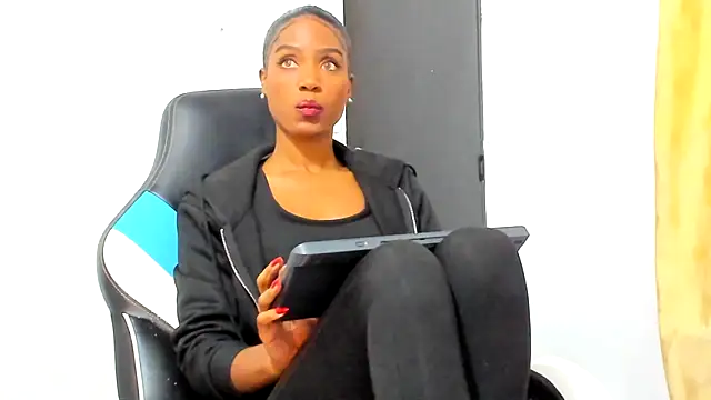 Kalua Brown online show from March 27, 5:01 pm