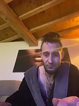 Bigkisslove online show from March 19, 4:16 am