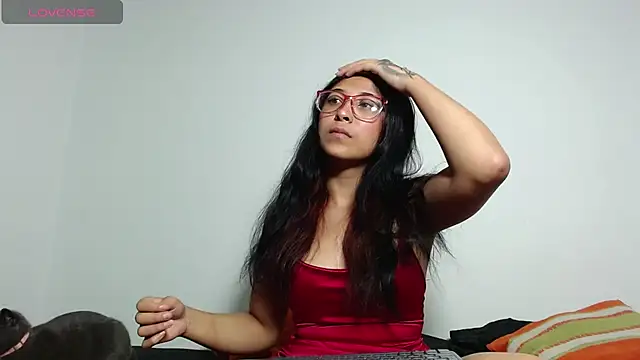 Snapshot of Hot_Teens69 chatting on December 19, 10:21 pm Hot Teens69 online show from December 19, 10:21 pm