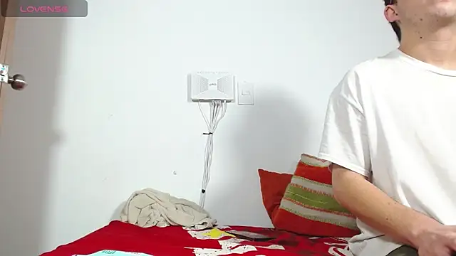 Snapshot of Hot_Teens69 chatting on January 21, 8:43 pm Hot Teens69 online show from January 21, 8:43 pm