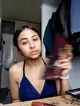 Snapshot of Hot_Teens69 chatting on February 5, 9:29 pm Hot Teens69 online show from February 5, 9:29 pm