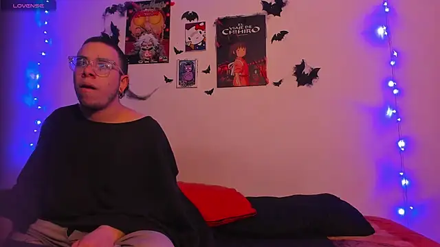 Snapshot of Hot_Teens69 chatting on October 14, 2:12 am Hot Teens69 online show from October 14, 2:12 am