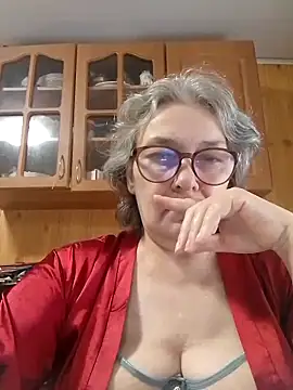 Snapshot of IrinaSweet54 chatting on June 14, 8:27 am IrinaSweet54 online show from June 14, 8:27 am
