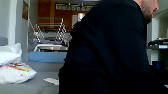 Snapshot of bobotatto chatting on April 26, 2:59 pm bobotatto online show from April 26, 2:59 pm