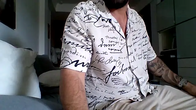 Snapshot of bobotatto chatting on May 6, 1:38 pm bobotatto online show from May 6, 1:38 pm